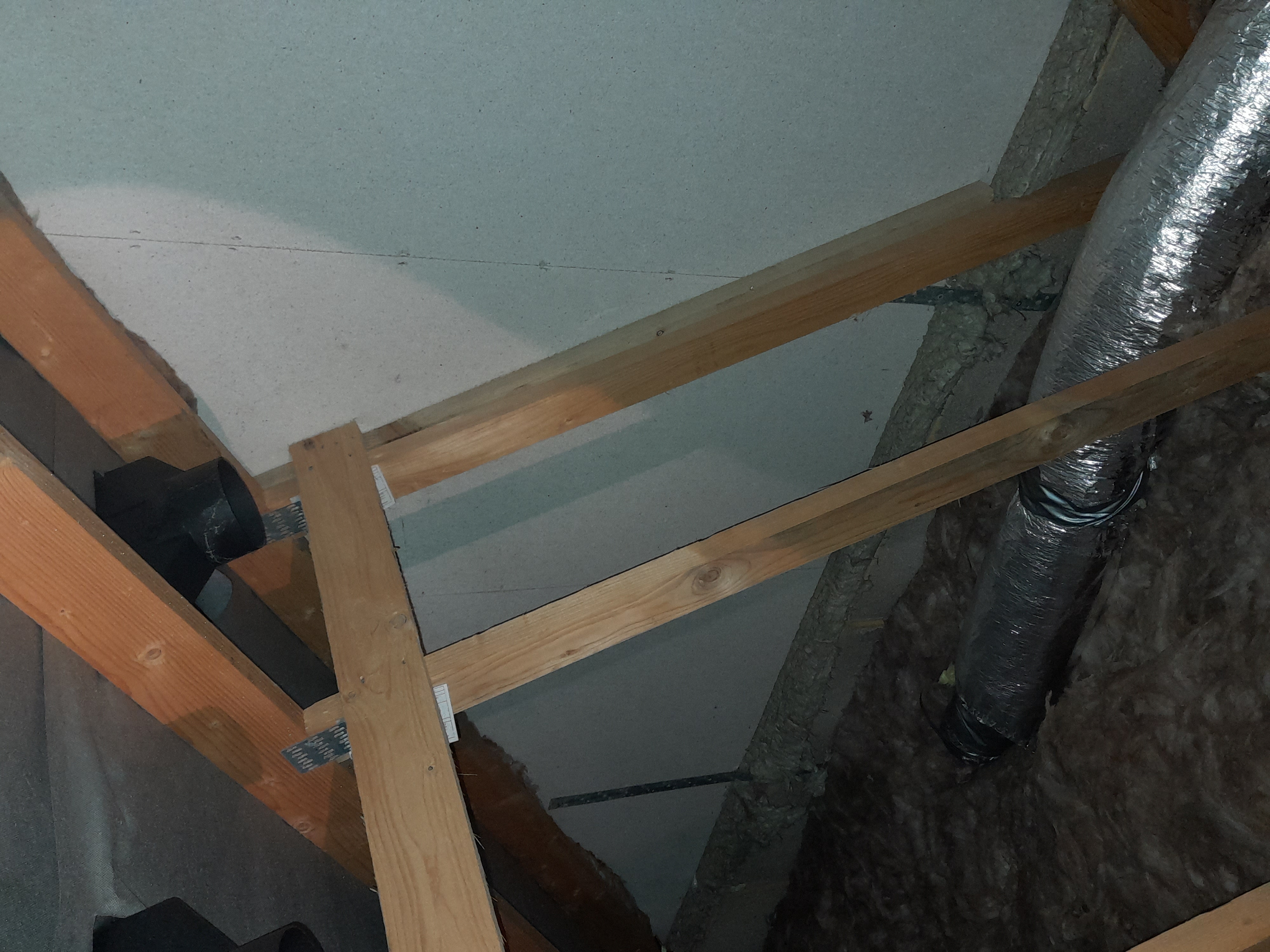 Fig. 6: En-suite extract ductwork not connected to roof terminal. This is careless at best and lazy at worst. Fig. 6: En-suite extract ductwork not connected to roof terminal. This is careless at best and lazy at worst.